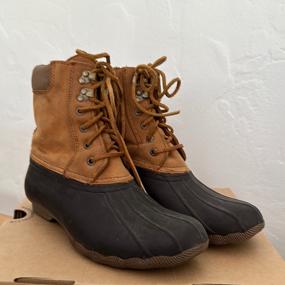 Sperrytopsider rain and snow boots. Waterproof rubber boot. Size 7.5